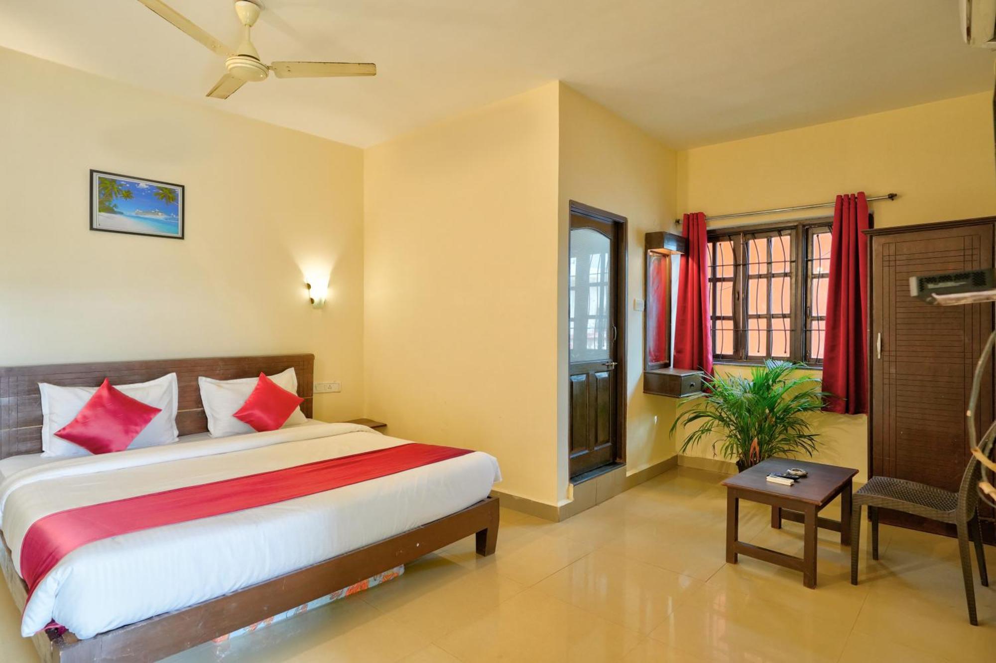 Hotel Salty Waves Baga Extérieur photo