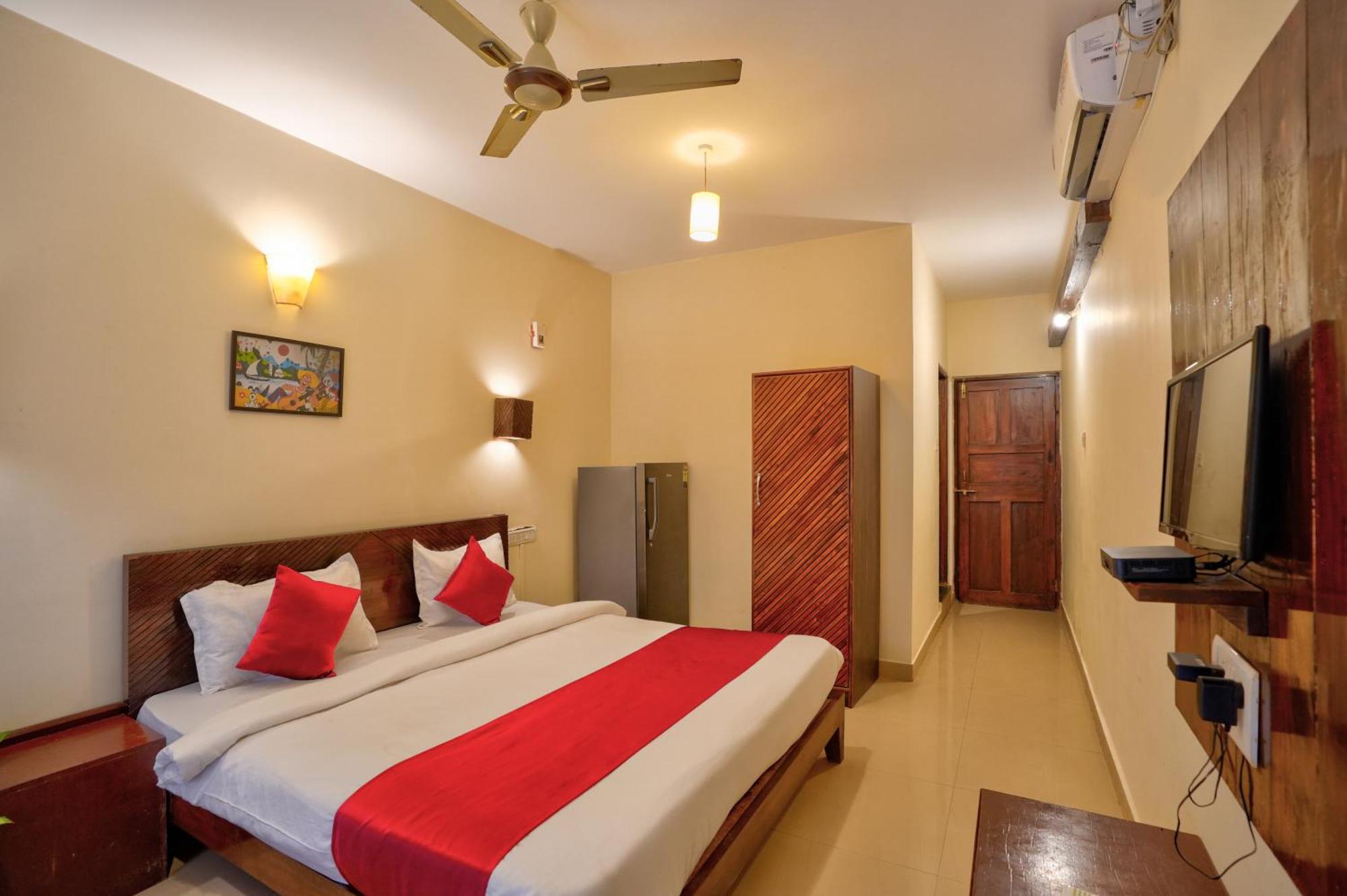 Hotel Salty Waves Baga Extérieur photo