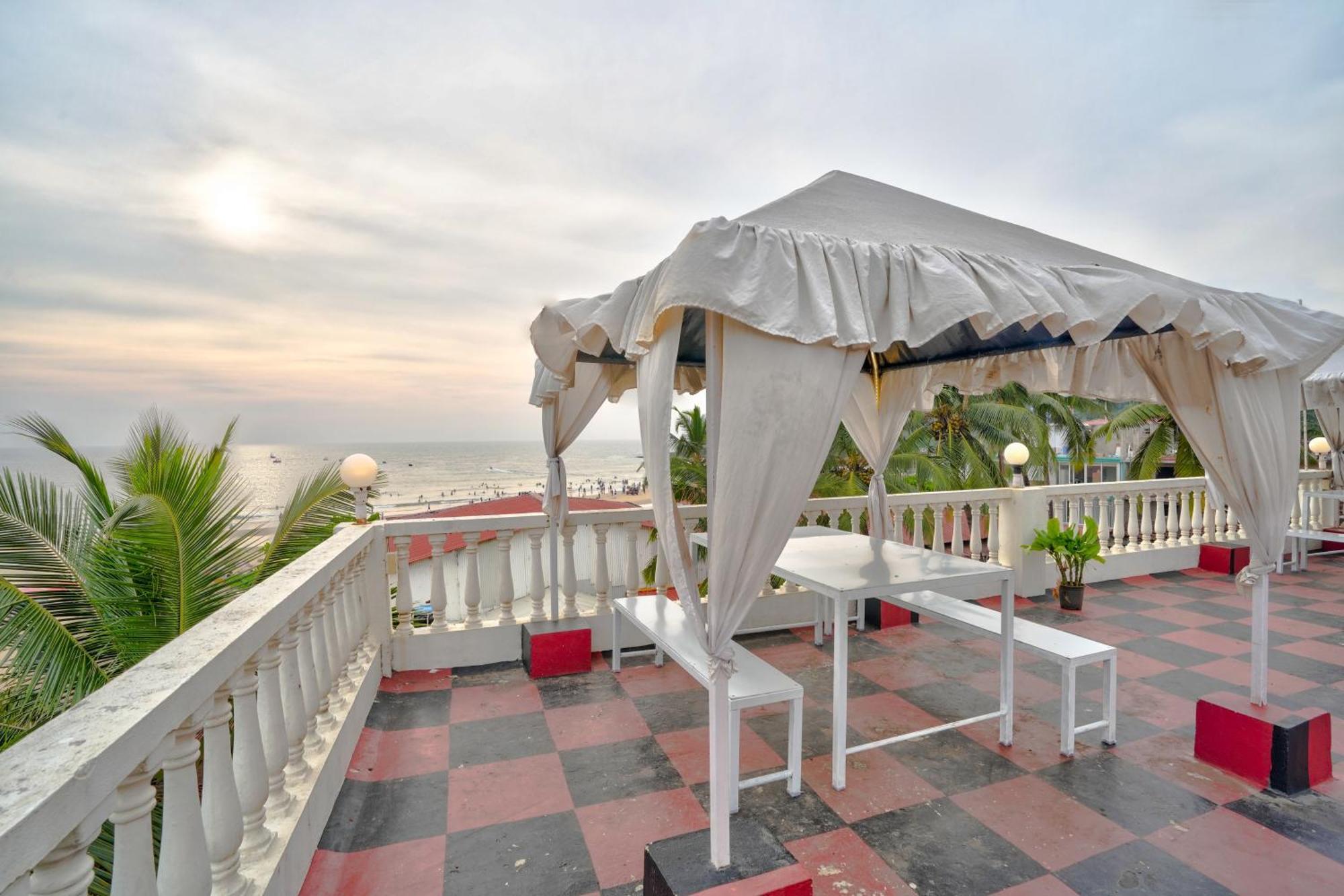 Hotel Salty Waves Baga Extérieur photo