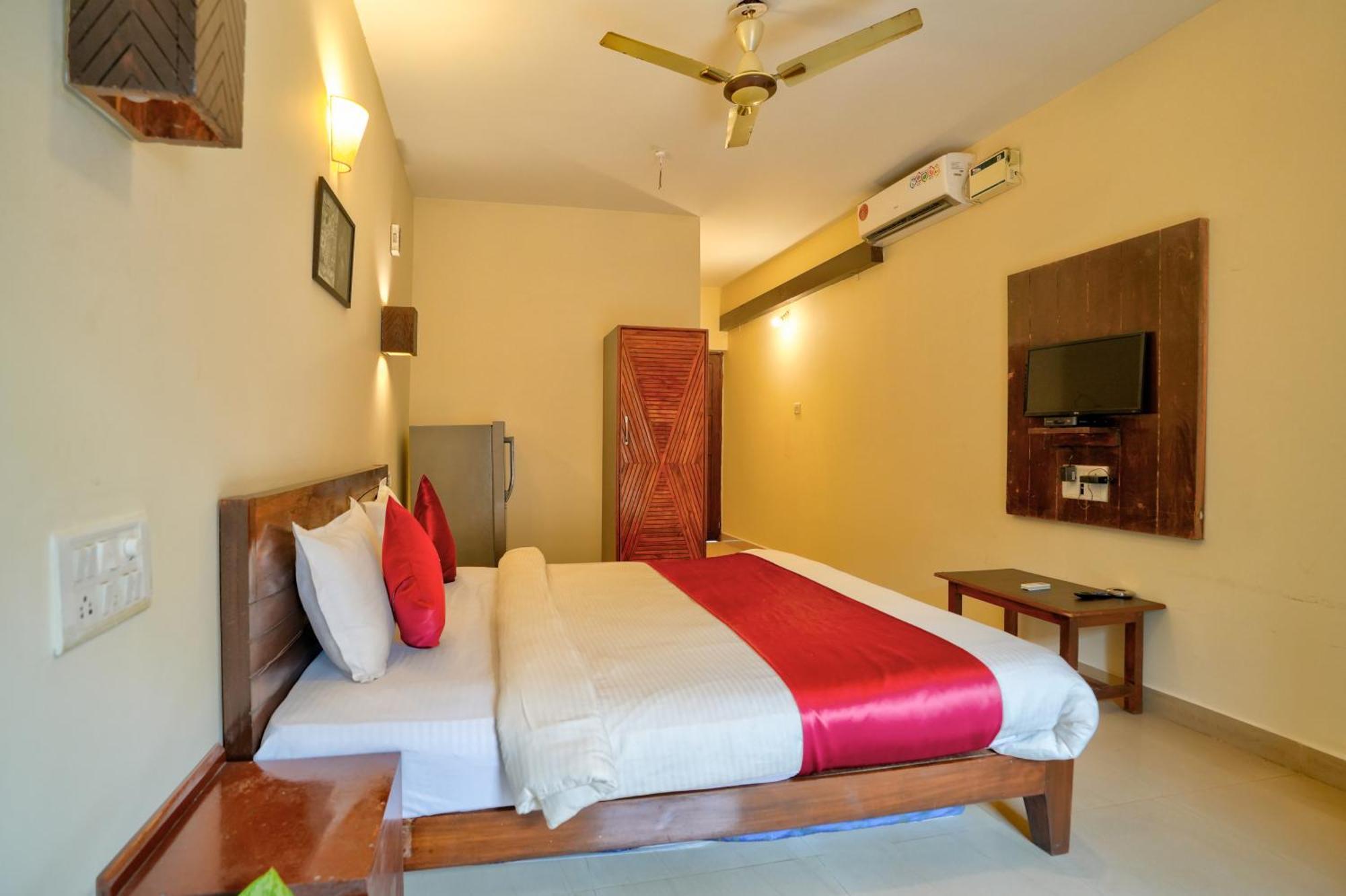 Hotel Salty Waves Baga Extérieur photo