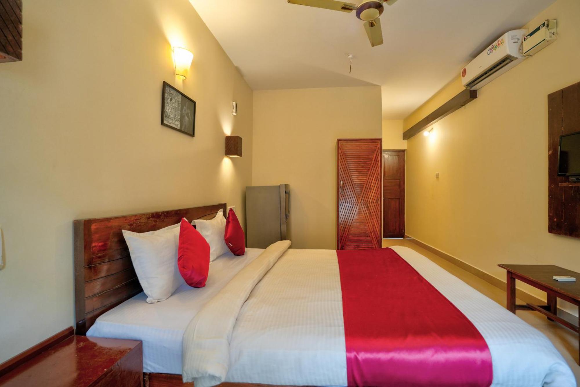 Hotel Salty Waves Baga Extérieur photo