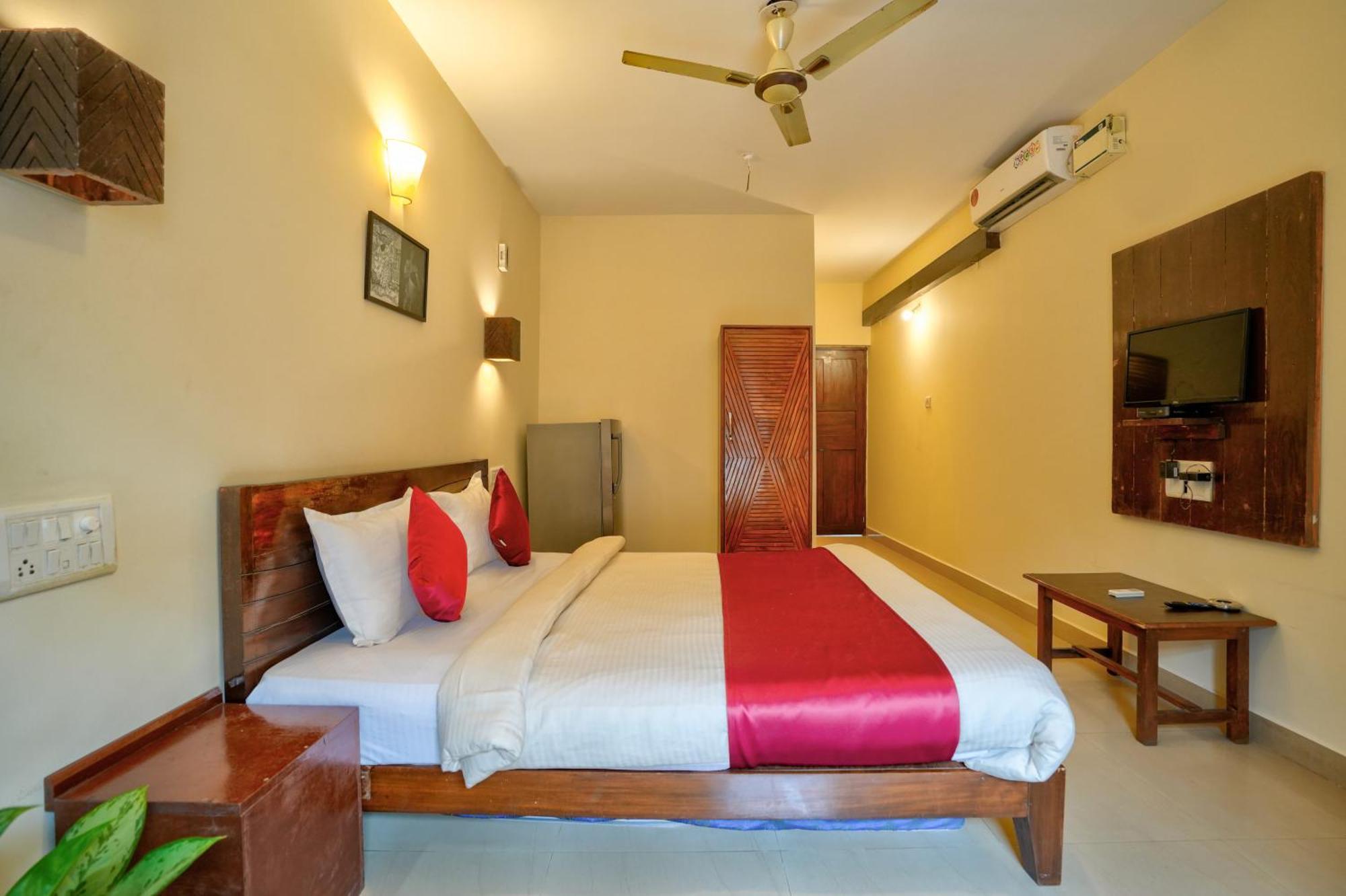 Hotel Salty Waves Baga Extérieur photo