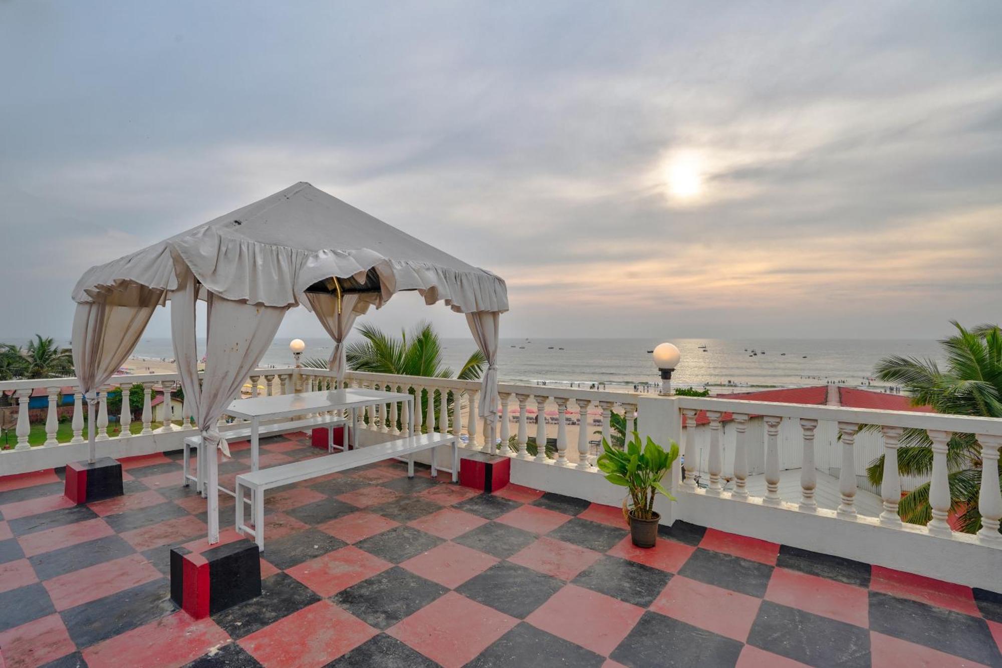 Hotel Salty Waves Baga Extérieur photo